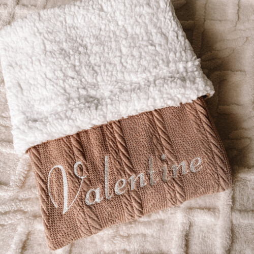 Borduring Blanket Valentine taupe